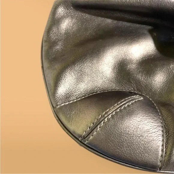 Micheal Kors , Gold Leather Shoulder Bag - Picture 5 of 8